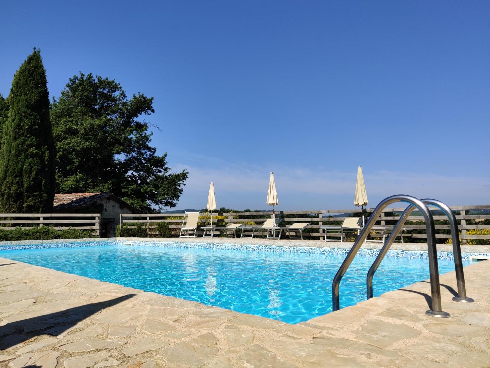Fattoria Agriturismo Nerbona Casole dʼElsa Exterior foto
